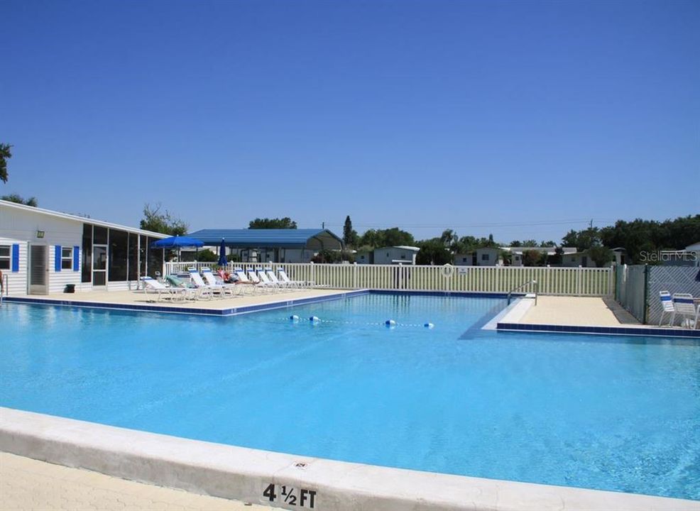 Active With Contract: $235,000 (2 beds, 2 baths, 1527 Square Feet)