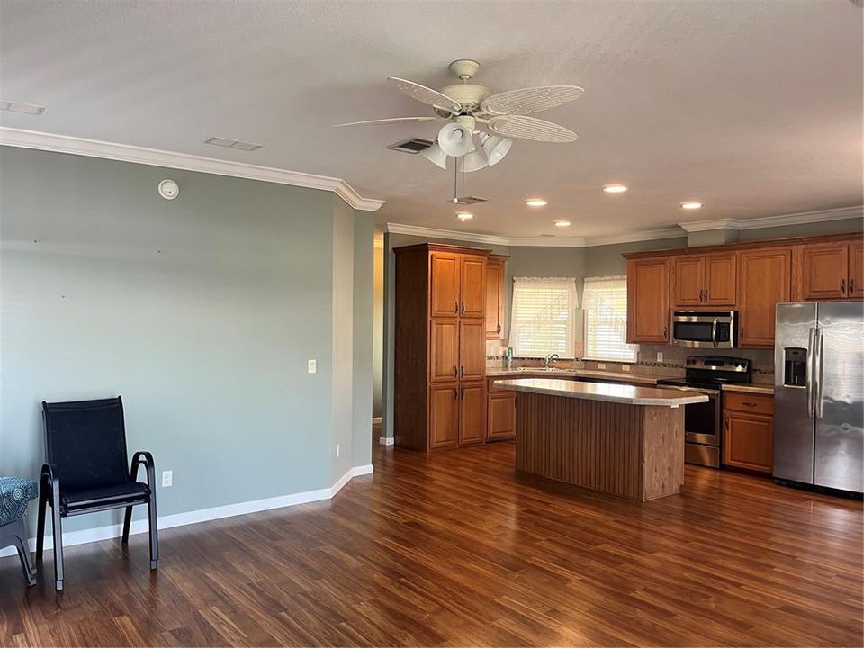 Active With Contract: $235,000 (2 beds, 2 baths, 1527 Square Feet)