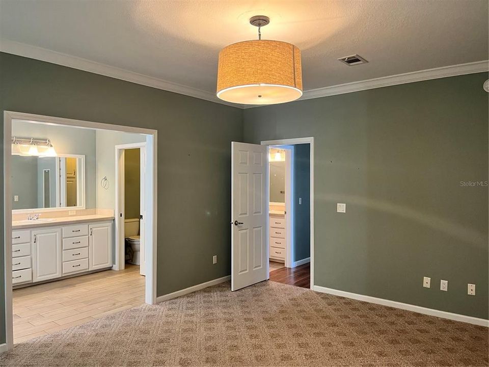 Active With Contract: $235,000 (2 beds, 2 baths, 1527 Square Feet)