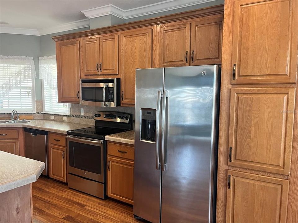 Active With Contract: $235,000 (2 beds, 2 baths, 1527 Square Feet)