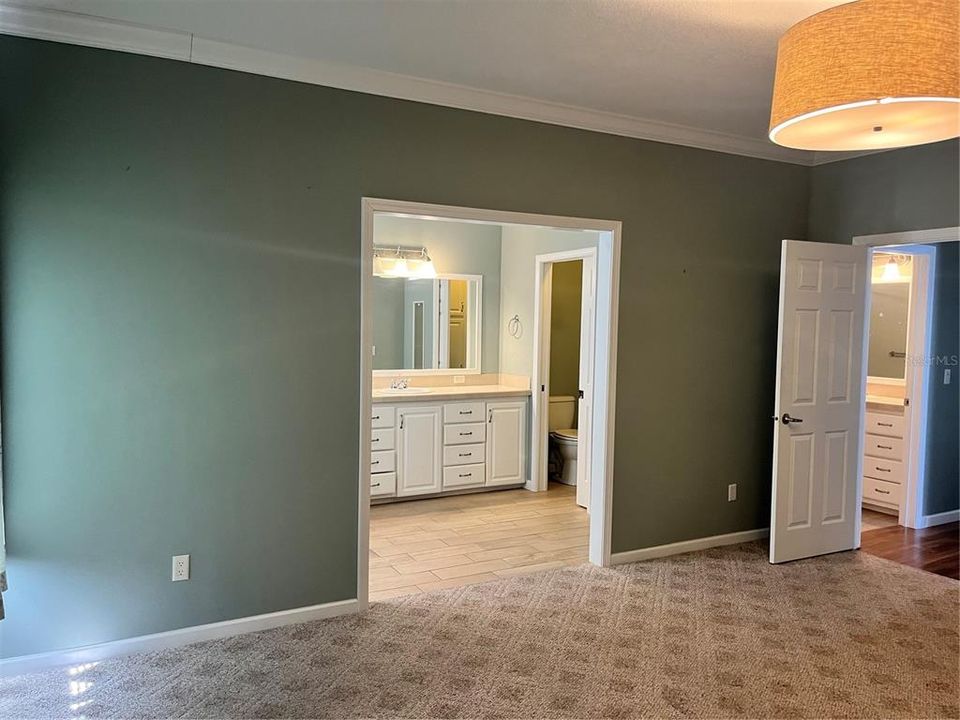 Active With Contract: $235,000 (2 beds, 2 baths, 1527 Square Feet)