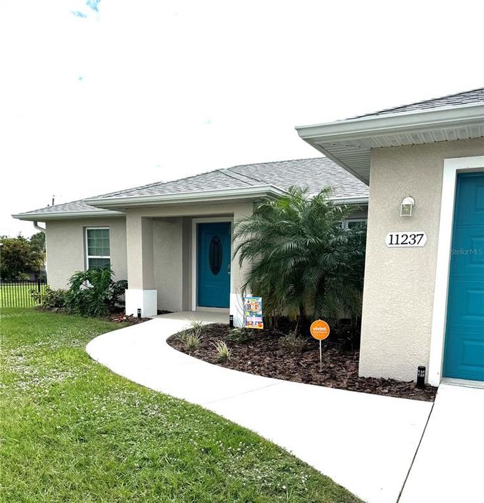 For Rent: $2,750 (3 beds, 2 baths, 1357 Square Feet)