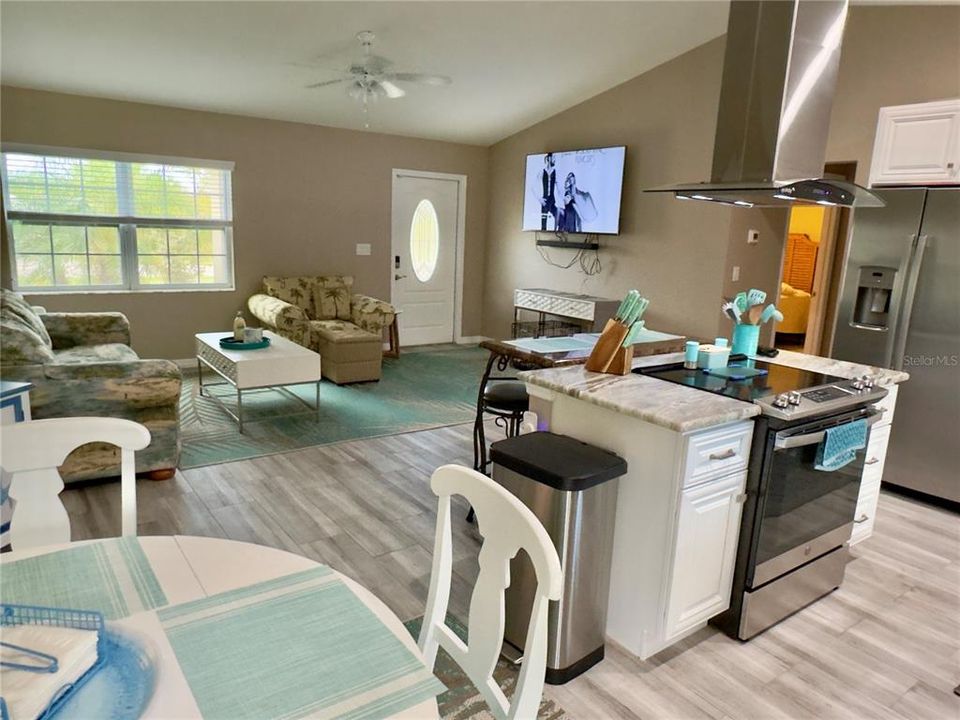 For Rent: $2,750 (3 beds, 2 baths, 1357 Square Feet)