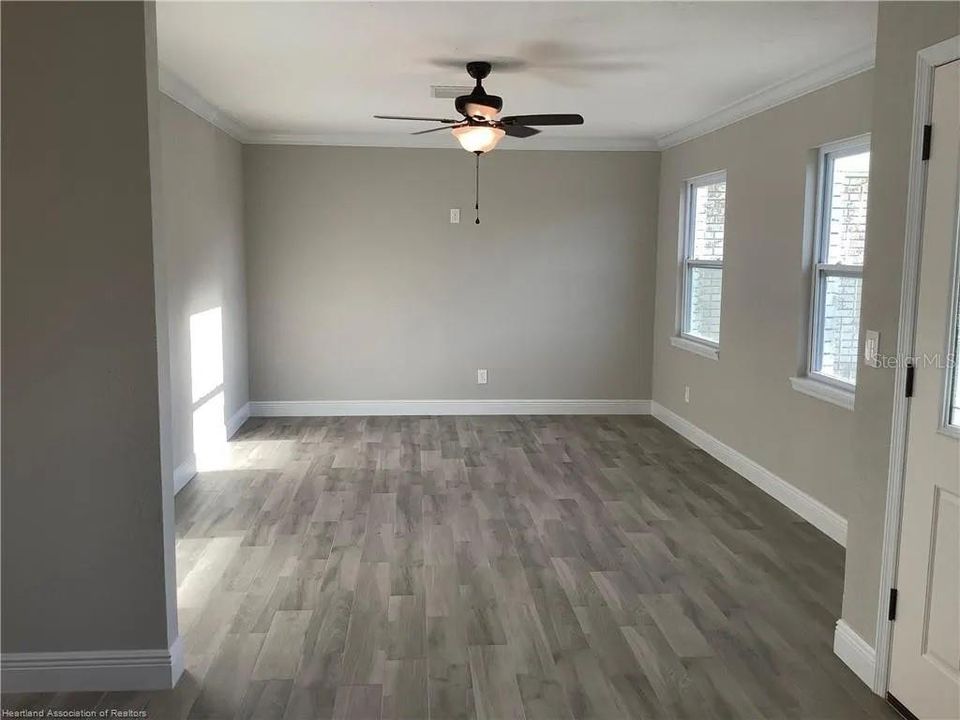 En Venta: $240,000 (3 camas, 2 baños, 1530 Pies cuadrados)