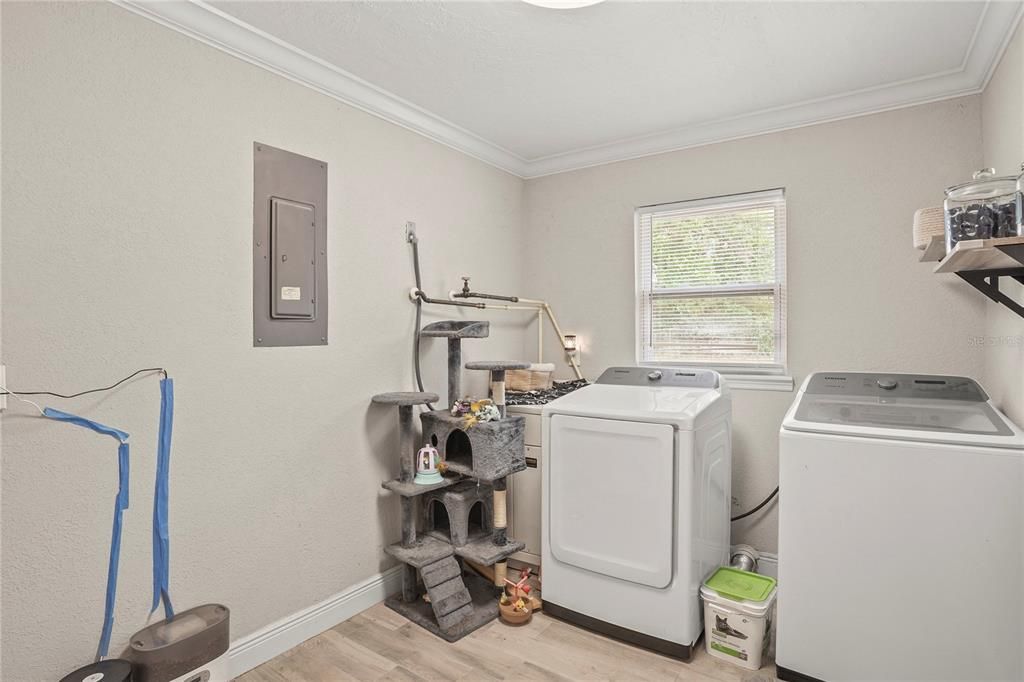 En Venta: $240,000 (3 camas, 2 baños, 1530 Pies cuadrados)