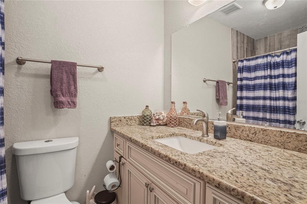 En Venta: $240,000 (3 camas, 2 baños, 1530 Pies cuadrados)