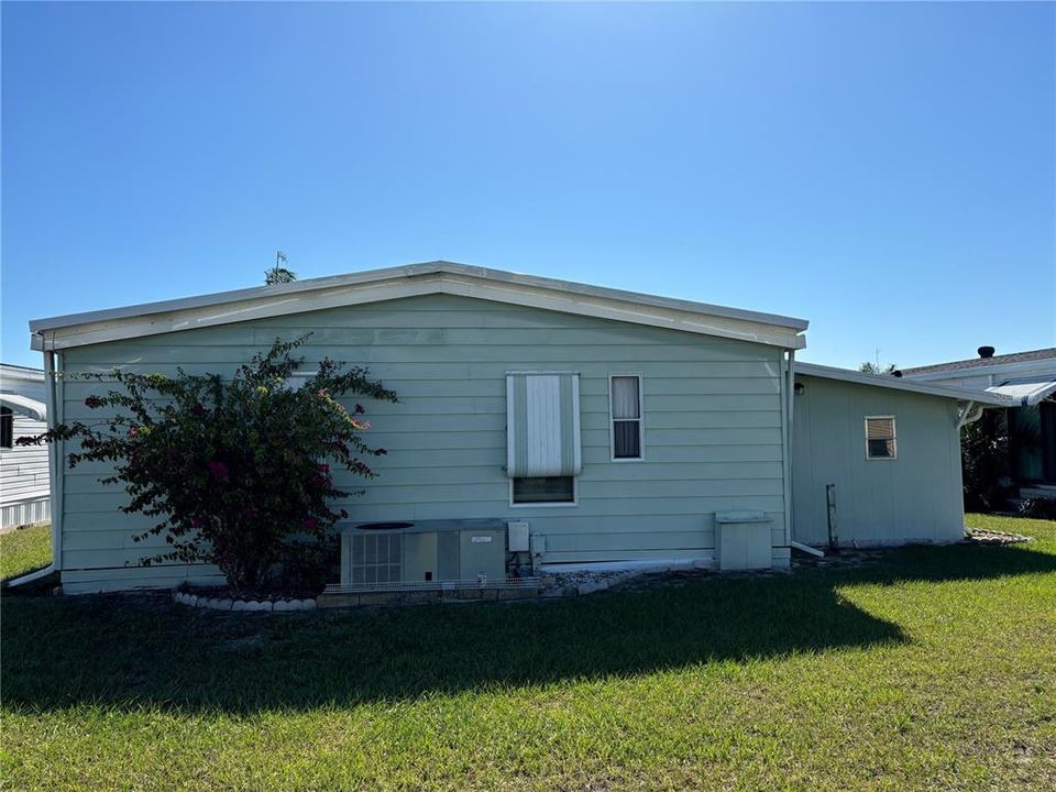 На продажу: $62,000 (2 спален, 2 ванн, 1215 Квадратных фут)