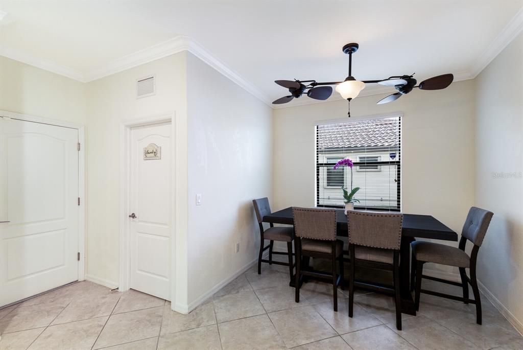 En Venta: $629,900 (4 camas, 3 baños, 2287 Pies cuadrados)