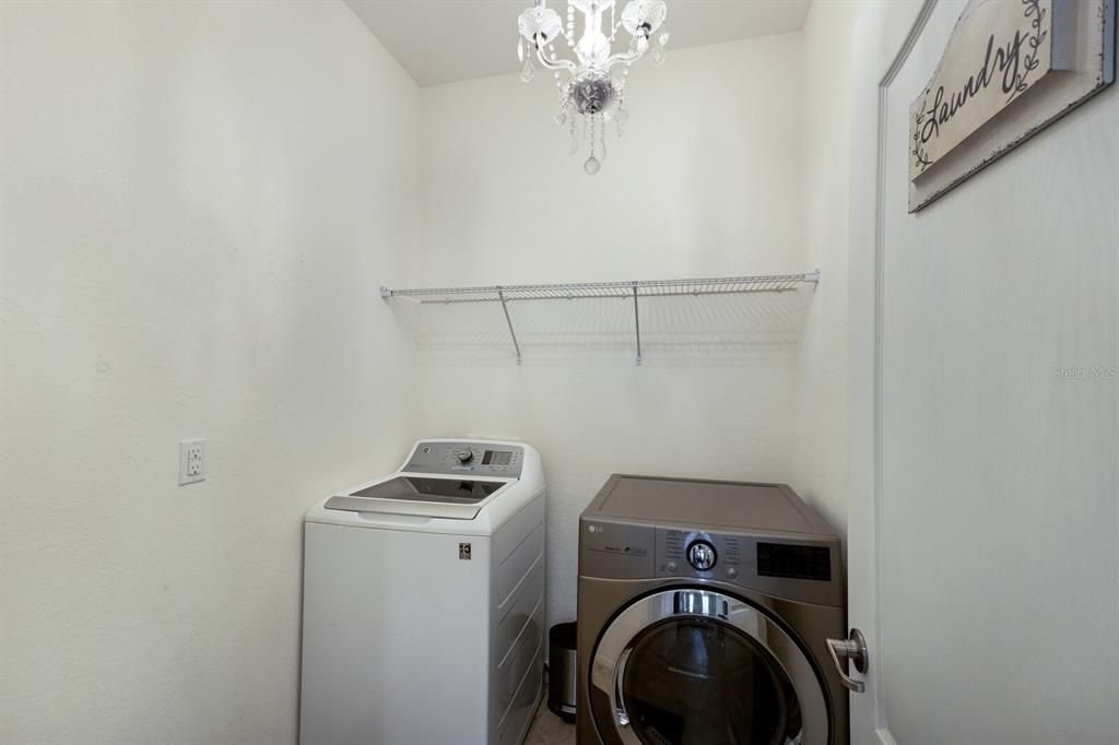 En Venta: $629,900 (4 camas, 3 baños, 2287 Pies cuadrados)