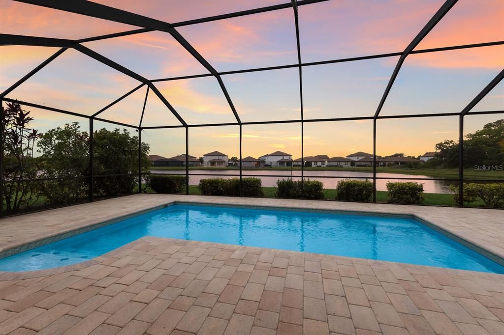 En Venta: $629,900 (4 camas, 3 baños, 2287 Pies cuadrados)