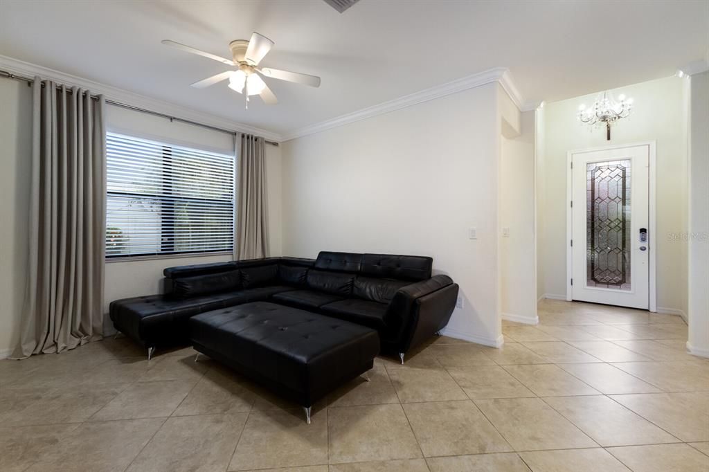 En Venta: $629,900 (4 camas, 3 baños, 2287 Pies cuadrados)