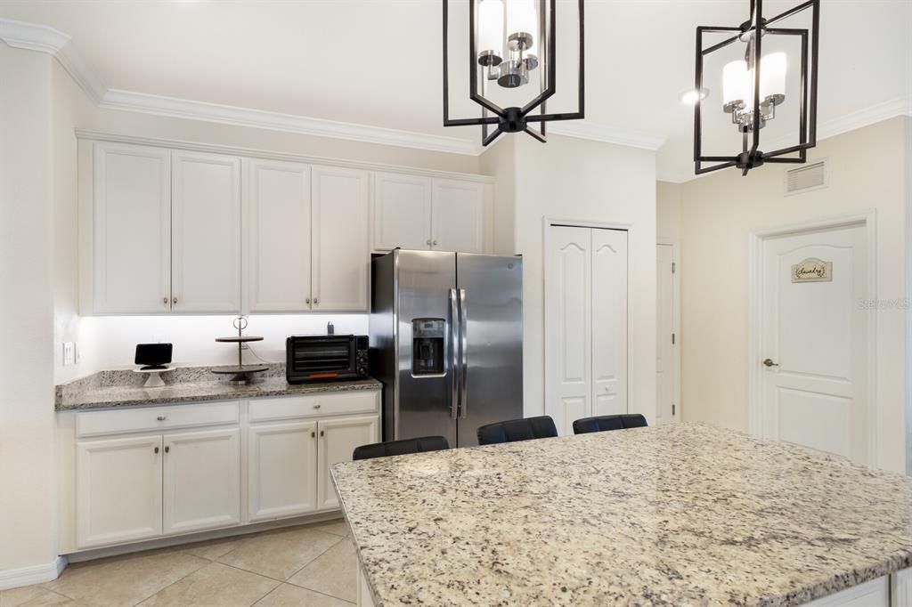 En Venta: $629,900 (4 camas, 3 baños, 2287 Pies cuadrados)