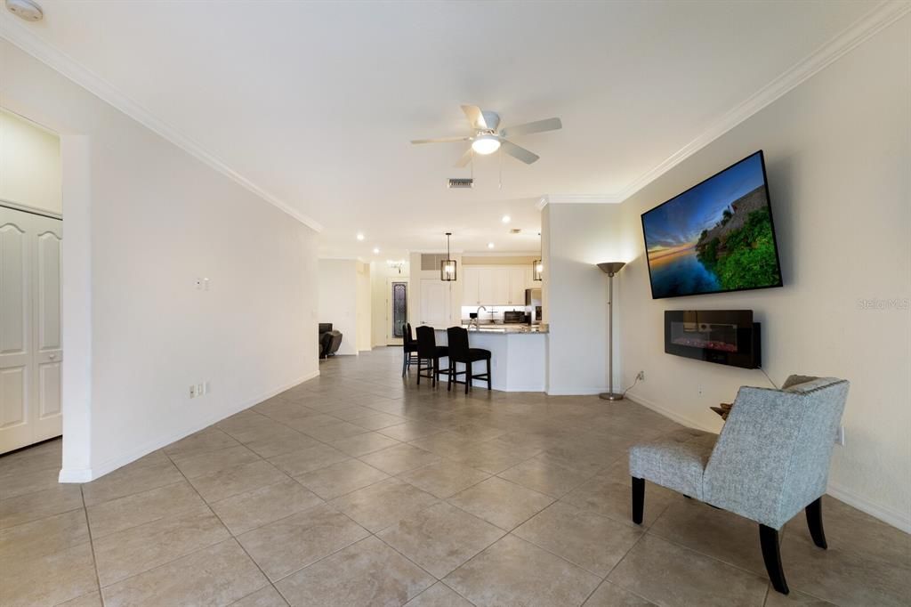 En Venta: $629,900 (4 camas, 3 baños, 2287 Pies cuadrados)