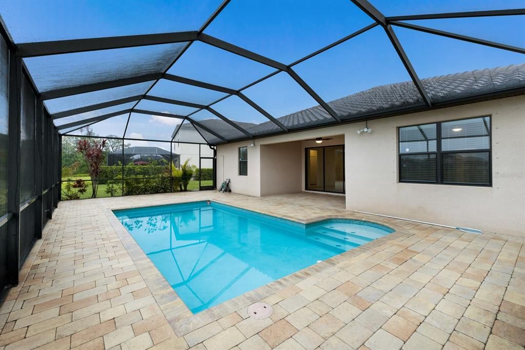 En Venta: $629,900 (4 camas, 3 baños, 2287 Pies cuadrados)