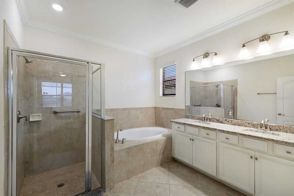 En Venta: $629,900 (4 camas, 3 baños, 2287 Pies cuadrados)