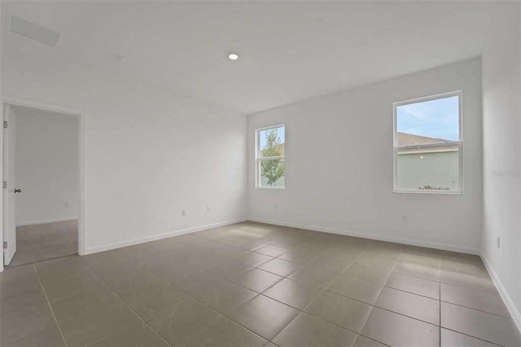 Active With Contract: $273,948 (4 beds, 2 baths, 1598 Square Feet)