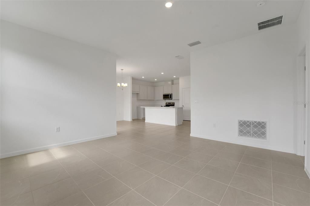 Active With Contract: $273,948 (4 beds, 2 baths, 1598 Square Feet)