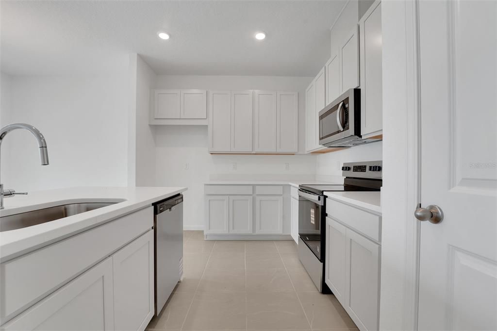 Active With Contract: $273,948 (4 beds, 2 baths, 1598 Square Feet)