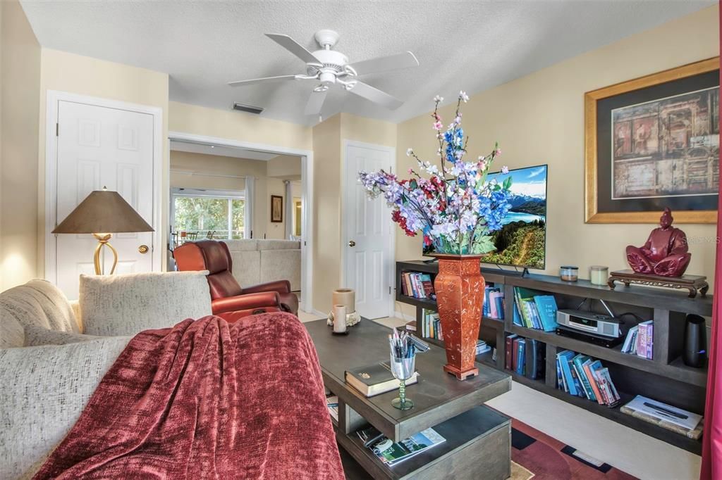 Active With Contract: $330,000 (3 beds, 2 baths, 1547 Square Feet)