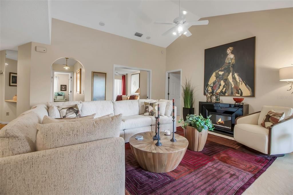 Active With Contract: $330,000 (3 beds, 2 baths, 1547 Square Feet)