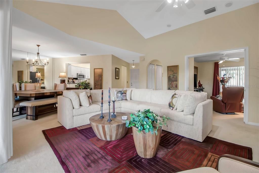 Active With Contract: $330,000 (3 beds, 2 baths, 1547 Square Feet)