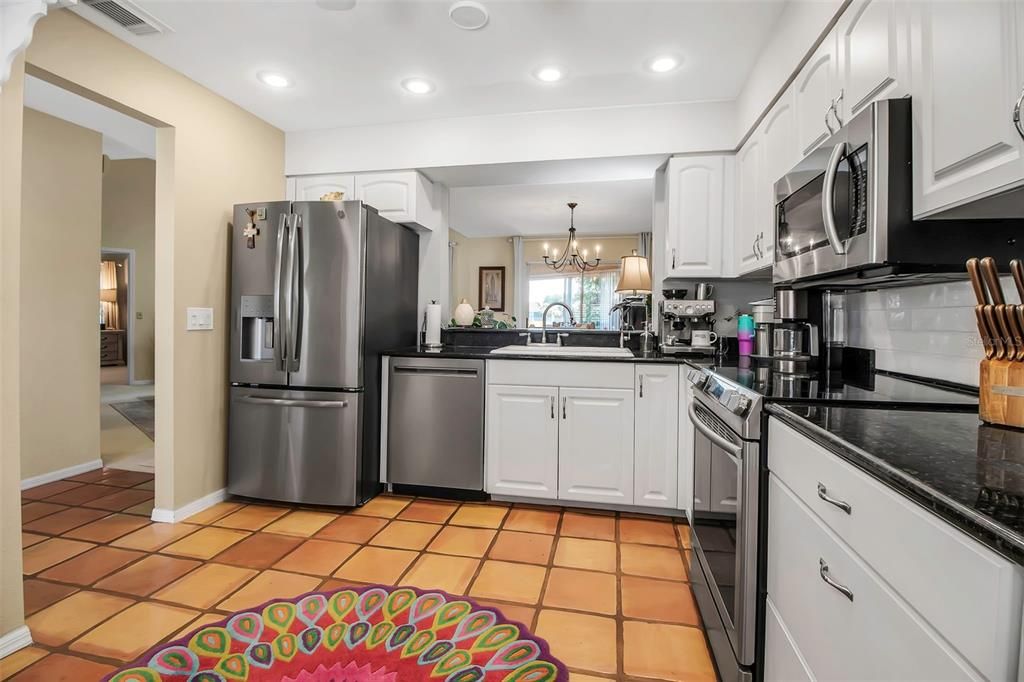 Active With Contract: $330,000 (3 beds, 2 baths, 1547 Square Feet)