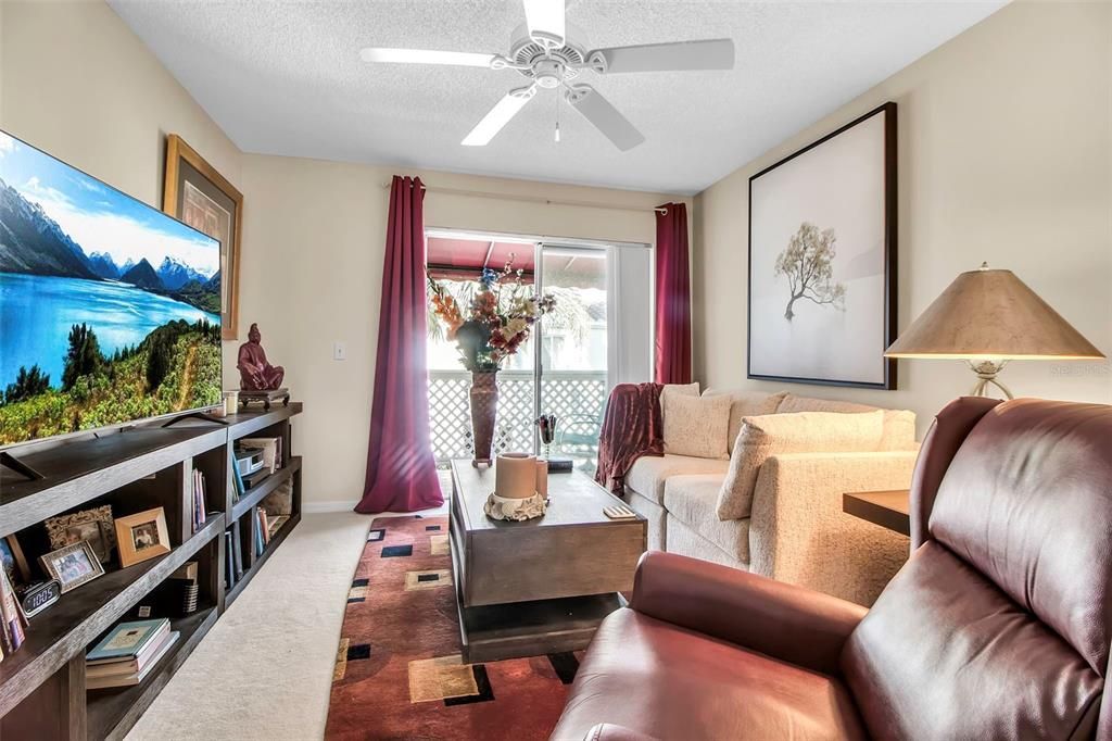 Active With Contract: $330,000 (3 beds, 2 baths, 1547 Square Feet)