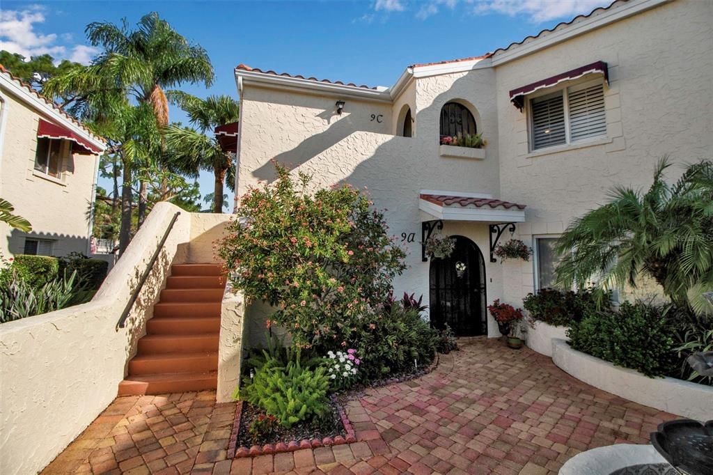 Active With Contract: $330,000 (3 beds, 2 baths, 1547 Square Feet)