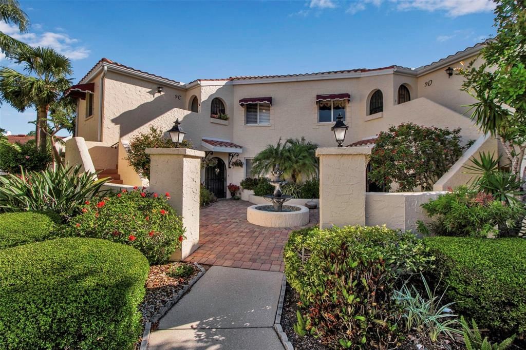 Active With Contract: $330,000 (3 beds, 2 baths, 1547 Square Feet)