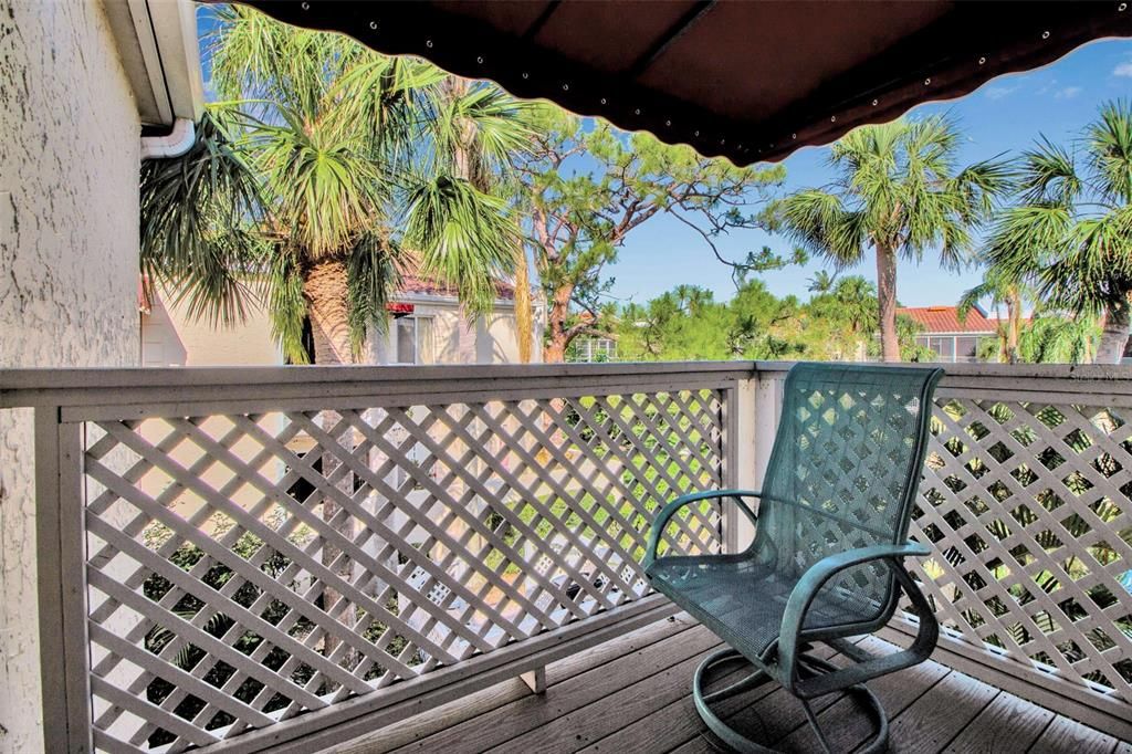 Active With Contract: $330,000 (3 beds, 2 baths, 1547 Square Feet)