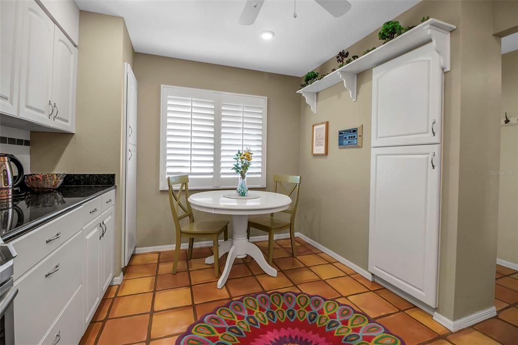 Active With Contract: $330,000 (3 beds, 2 baths, 1547 Square Feet)
