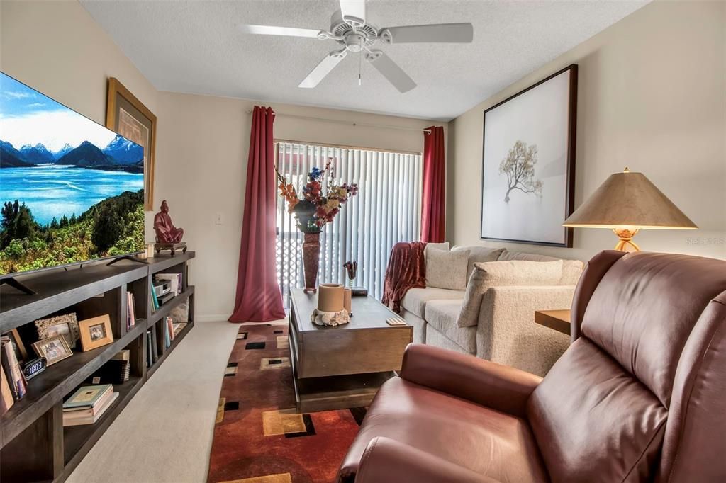 Active With Contract: $330,000 (3 beds, 2 baths, 1547 Square Feet)