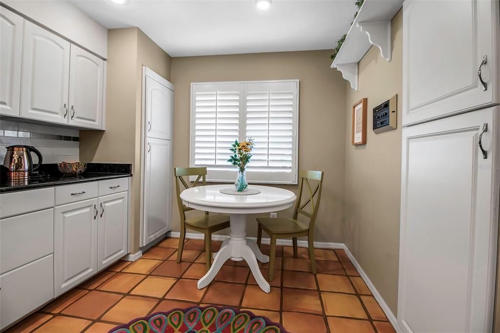 Active With Contract: $330,000 (3 beds, 2 baths, 1547 Square Feet)