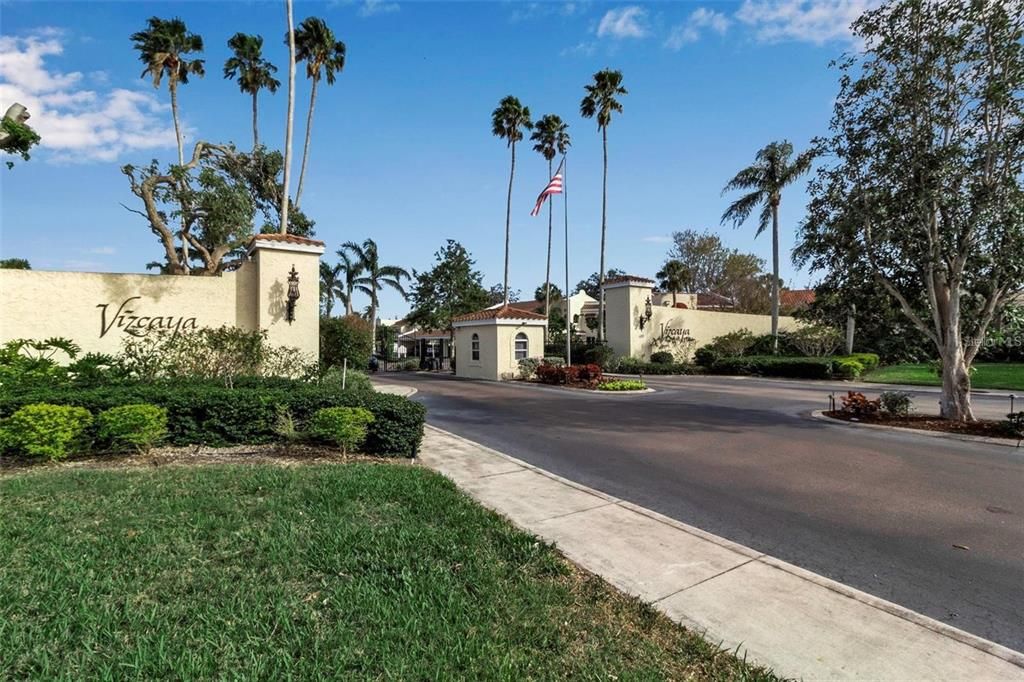 Active With Contract: $330,000 (3 beds, 2 baths, 1547 Square Feet)