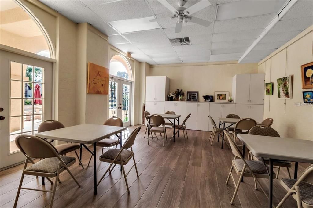 Active With Contract: $330,000 (3 beds, 2 baths, 1547 Square Feet)