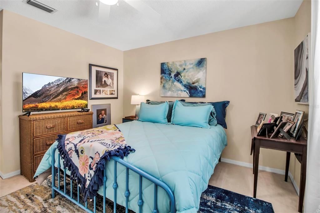 Active With Contract: $330,000 (3 beds, 2 baths, 1547 Square Feet)