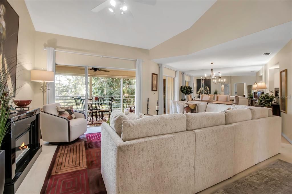 Active With Contract: $330,000 (3 beds, 2 baths, 1547 Square Feet)