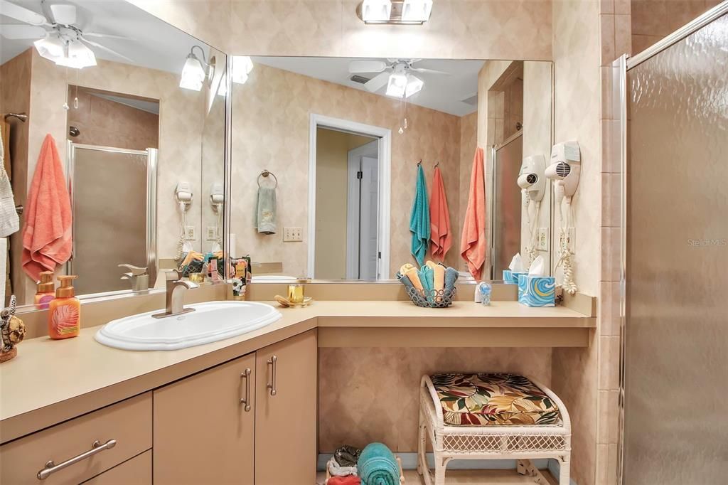 Active With Contract: $330,000 (3 beds, 2 baths, 1547 Square Feet)