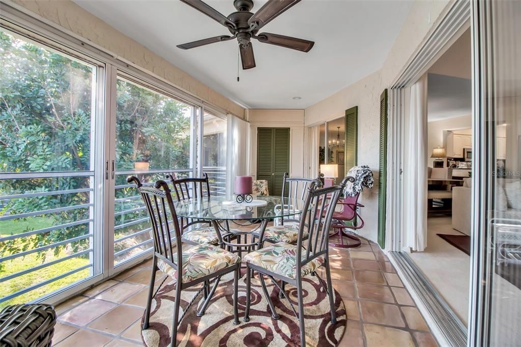 Active With Contract: $330,000 (3 beds, 2 baths, 1547 Square Feet)