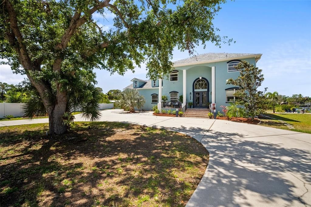 Недавно продано: $999,999 (4 спален, 3 ванн, 2723 Квадратных фут)