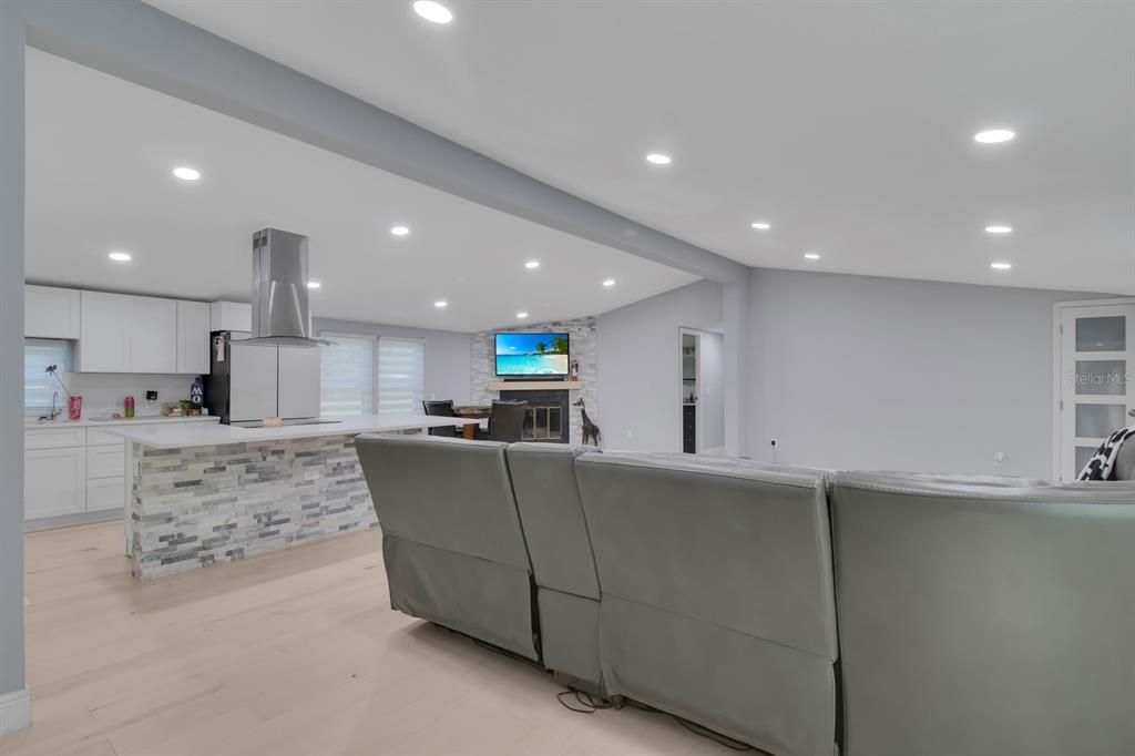 На продажу: $450,000 (3 спален, 2 ванн, 1680 Квадратных фут)