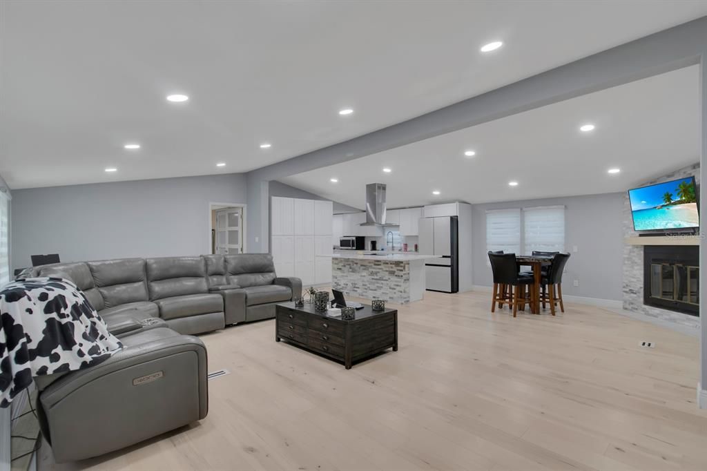 На продажу: $450,000 (3 спален, 2 ванн, 1680 Квадратных фут)