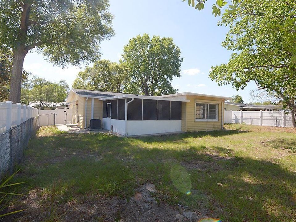 For Rent: $2,000 (2 beds, 2 baths, 1208 Square Feet)