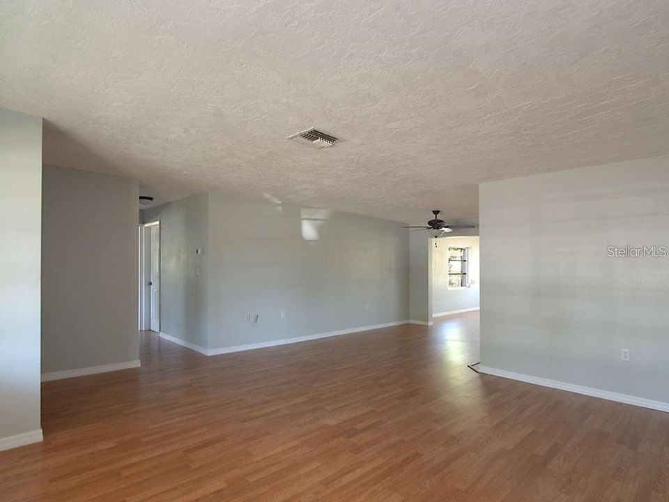 For Rent: $2,000 (2 beds, 2 baths, 1208 Square Feet)
