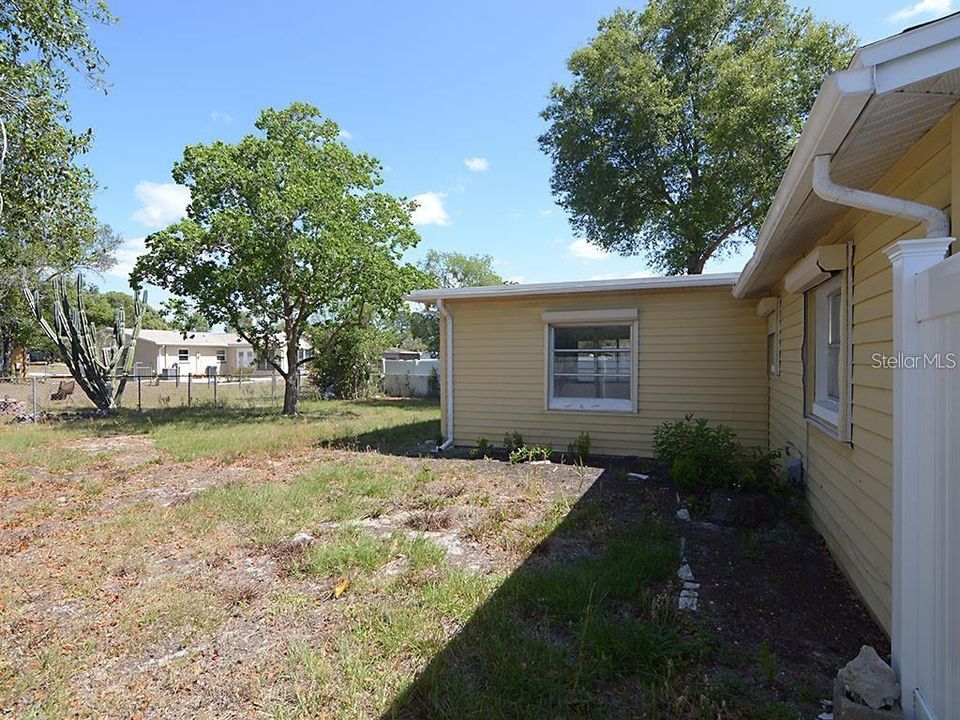 For Rent: $2,000 (2 beds, 2 baths, 1208 Square Feet)