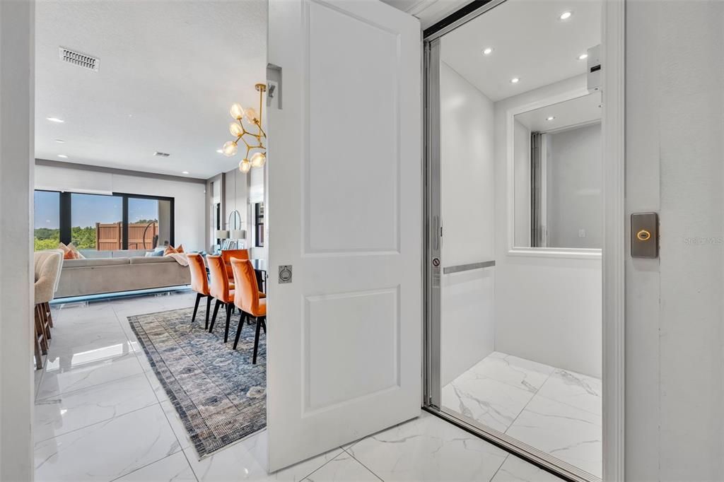 En Venta: $1,665,000 (5 camas, 4 baños, 4198 Pies cuadrados)