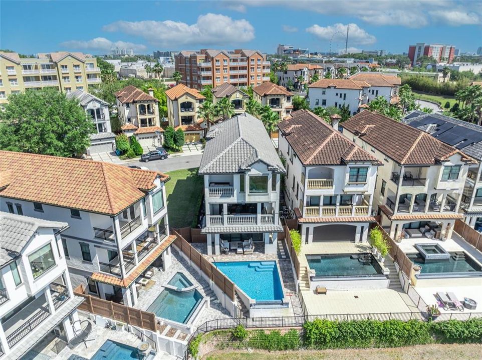 En Venta: $1,665,000 (5 camas, 4 baños, 4198 Pies cuadrados)