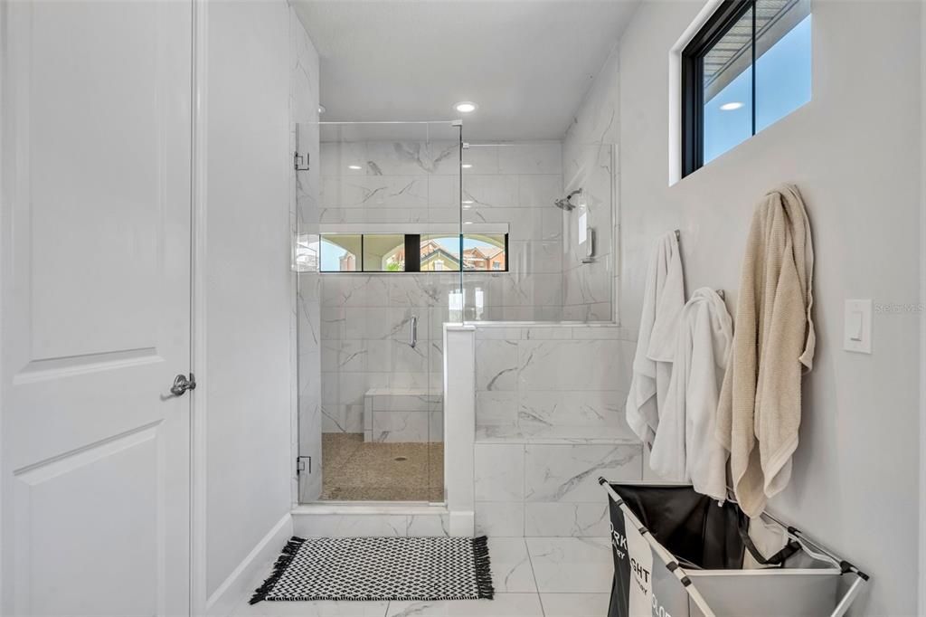 En Venta: $1,665,000 (5 camas, 4 baños, 4198 Pies cuadrados)