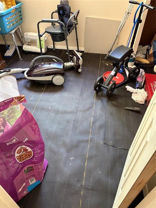 Active With Contract: $199,000 (3 beds, 1 baths, 732 Square Feet)