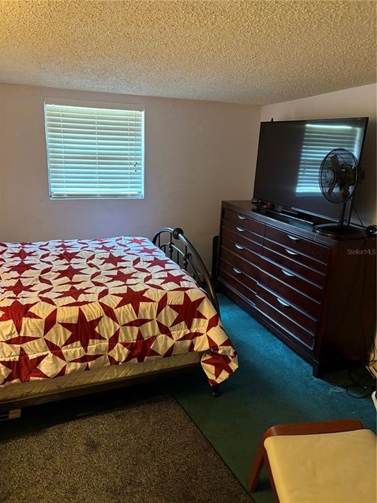 Active With Contract: $199,000 (3 beds, 1 baths, 732 Square Feet)